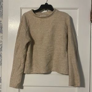 Pullover sweater